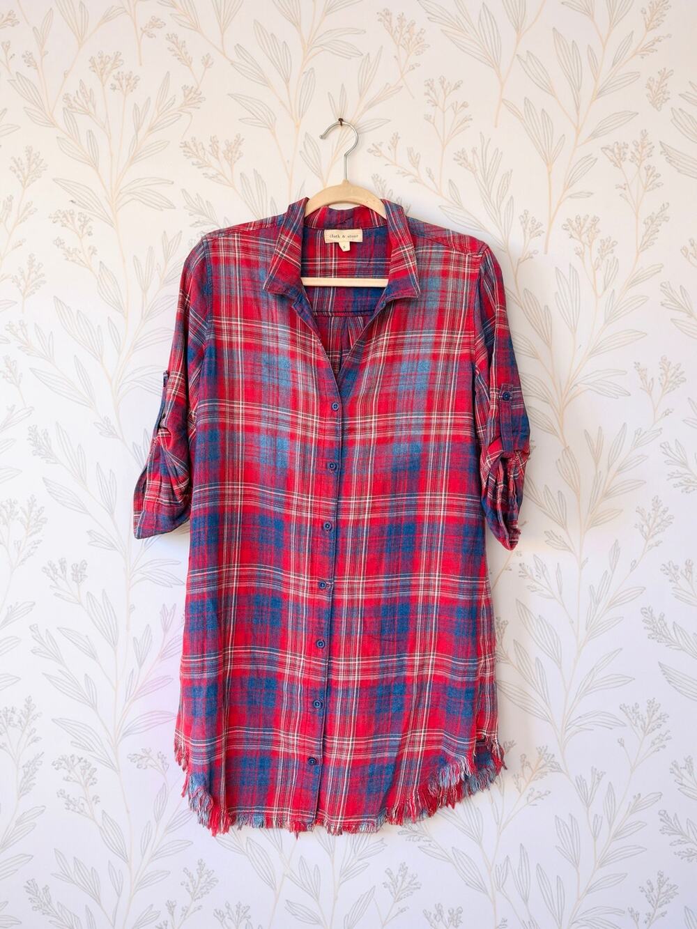Cloth & Stone Plaid Fringe Hem Button Down Shirt Womens Small Red Blue Roll Tab